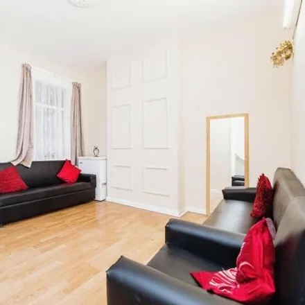 Image 4 - 23 Wortley Road, London, E6 1AY, United Kingdom - Townhouse for sale