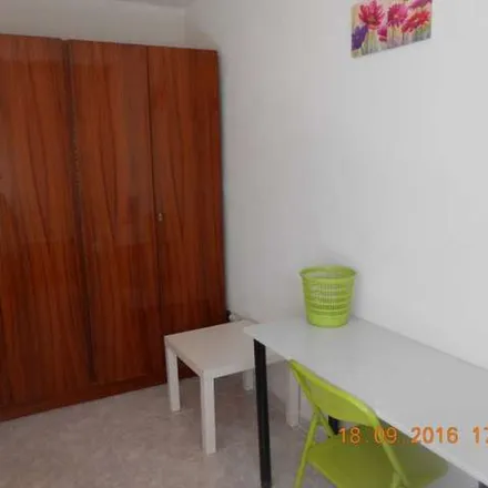 Rent this 3 bed apartment on Madrid in Calle de Madridejos, 43
