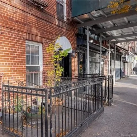 Image 2 - 227 South 4th Street, New York, NY 11211, USA - Townhouse for sale
