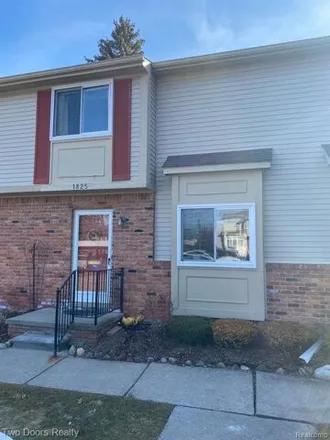 Buy this 2 bed house on 1805 Torquay Avenue in Royal Oak, MI 48073