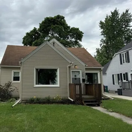 Buy this 3 bed house on 1508 Grove St in Webster City, Iowa