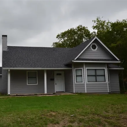 Buy this 3 bed house on 621 Francis Street in Lancaster, TX 75146