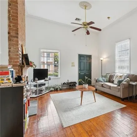 Image 4 - 818 First Street, New Orleans, LA 70130, USA - House for sale