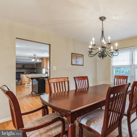 Image 5 - 403 Bostwick Lane, Gaithersburg, MD 20878, USA - House for sale