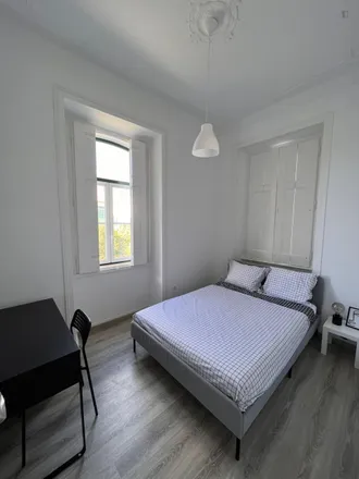 Rent this 4 bed room on Óptica Ideal da Parede in Centro Urbano Comercial da Parede, Avenida da República 1144