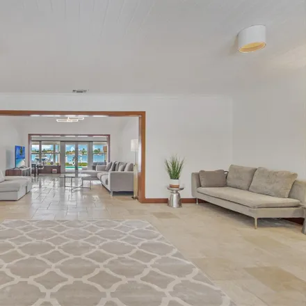 Image 5 - 1525 Cleveland Road, Normandy Shores, Miami Beach, FL 33141, USA - House for rent