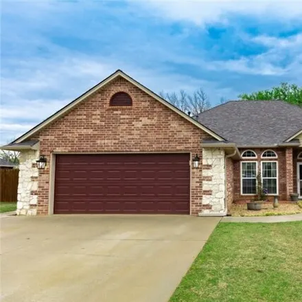 Buy this 3 bed house on 1046 Tilghman Drive in Chandler, OK 74834