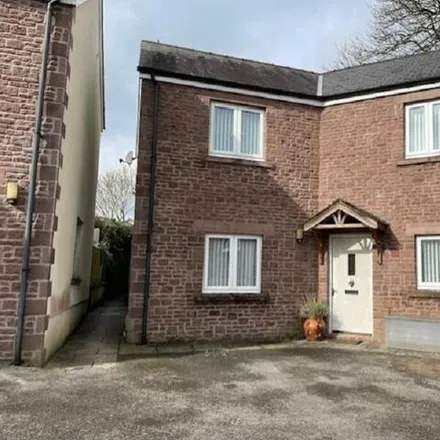 Buy this 4 bed house on Parc Pengrug in Llandeilo, SA19 6RZ