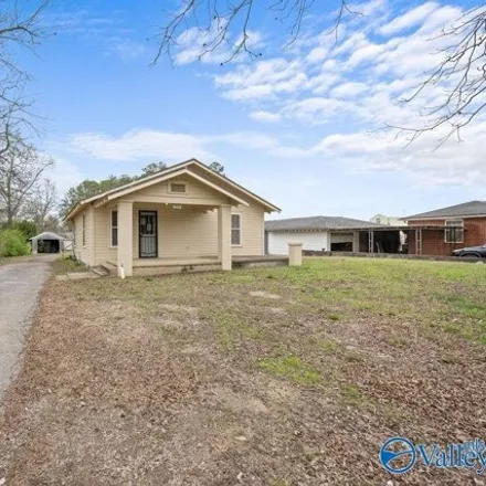 Buy this 2 bed house on 1623 Mc Dowell Street in Gadsden, AL 35904