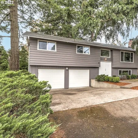 Buy this 3 bed house on 327 Park Drive in Oregon City, OR 97045