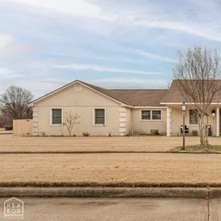 Buy this 3 bed house on 1611 North Broadway Street in Blytheville, AR 72315