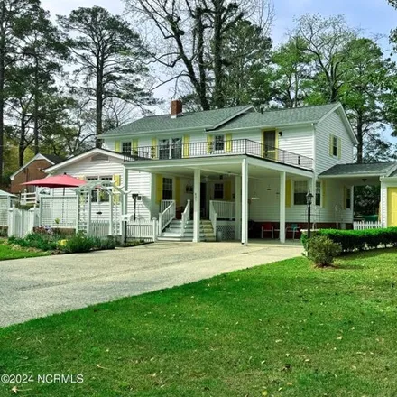 Buy this 3 bed house on 392 East Liberty Street in Williamston, NC 27892