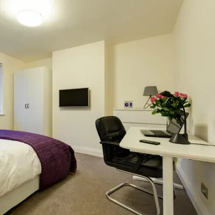 Image 6 - 52 Estcourt Terrace, Leeds, LS6 3EX, United Kingdom - Duplex for rent