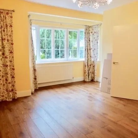 Image 3 - Forres Gardens, London, NW11 7EX, United Kingdom - Townhouse for rent