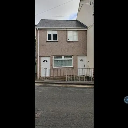 Rent this 3 bed house on Ysgol Glan Conwy in Church Street, Colwyn Bay