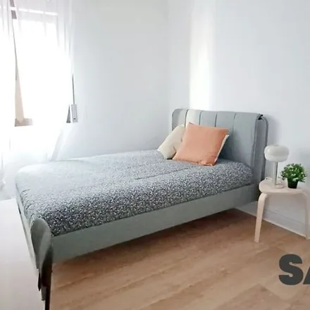 Rent this 3 bed apartment on Leire Baglietto in Calle General Eguía / Egia jeneralaren kalea, 48010 Bilbao