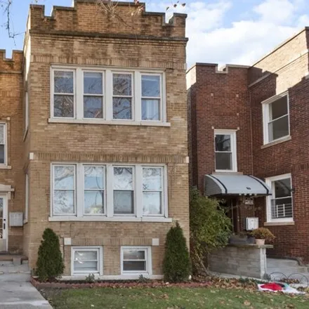 Rent this 3 bed apartment on 5114 North Avers Avenue in Chicago, IL 60625
