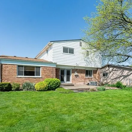 Image 2 - 3598 Byrd Drive, Sterling Heights, MI 48310, USA - House for sale