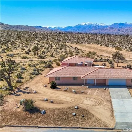 Image 3 - 7590 Indio Ave, Yucca Valley, California, 92284 - House for sale