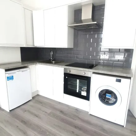 Image 4 - 253 Ballards Lane, London, N3 1NG, United Kingdom - Apartment for rent