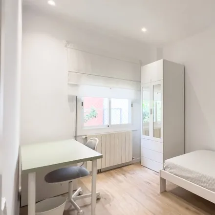 Rent this 5 bed room on Passatge del Dos de Maig in 17, 08041 Barcelona