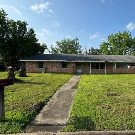 Buy this 3 bed house on 786 West 5th Street in Clarksville, TX 75426