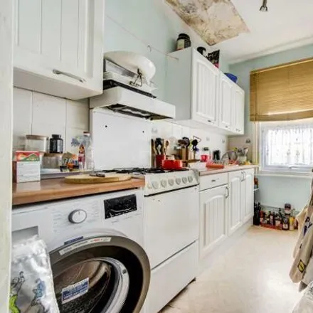 Image 5 - 64 Baron's Court Road, London, W14 9DX, United Kingdom - House for sale