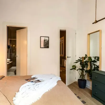 Image 4 - Carrer d'Enric Granados, 08008 Barcelona, Spain - Apartment for rent