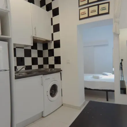 Rent this 1 bed apartment on Madrid in Calle de Rodrigo Uhagón, 28026 Madrid