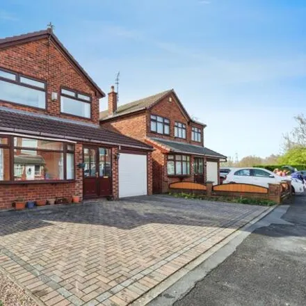 Buy this 4 bed house on Epping Close in Ashton-under-Lyne, OL6 8UX