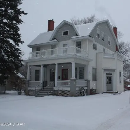 Buy this 5 bed house on 622 Belmont Road in Grand Forks, ND 58201