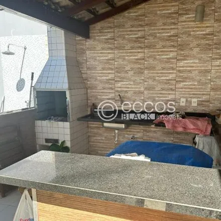 Rent this 3 bed house on Avenida Afonso Pena in Umuarama, Uberlândia - MG