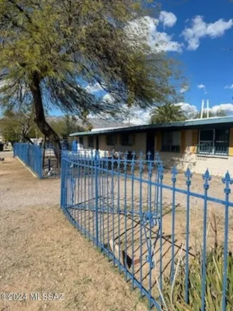 Rent this 3 bed house on 2810 North Eastgate Drive in Tucson, AZ 85712