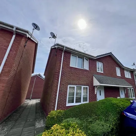 Rent this 2 bed duplex on Chandlers Close in Chorley, PR7 7DY