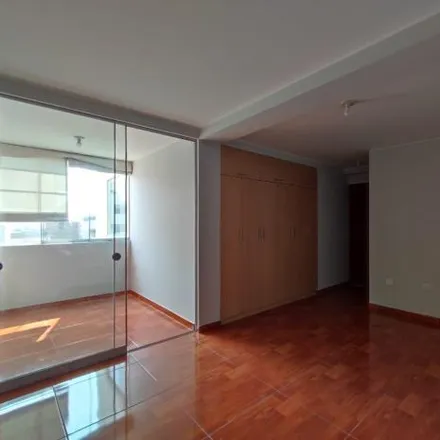 Rent this 3 bed apartment on Chifa San Fu in Avenida Caminos del Inca, Santiago de Surco
