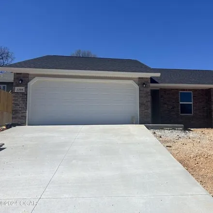 Buy this 3 bed house on 1325 Justin Trail in Neosho, MO 64850
