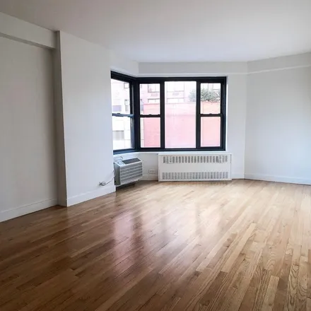 Image 4 - Sticky's, 107 East 14th Street, New York, NY 10003, USA - Apartment for rent