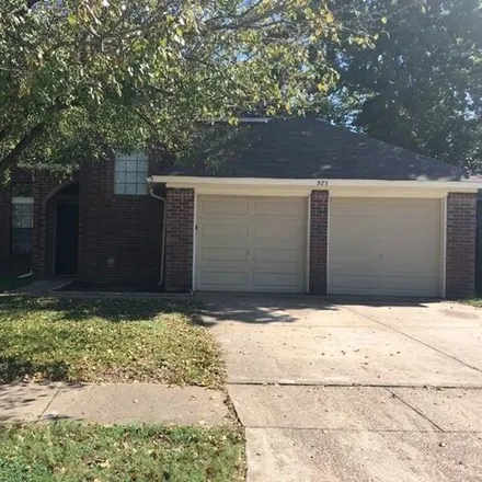 Rent this 4 bed house on 993 Ragland Drive in Cedar Hill, TX 75104