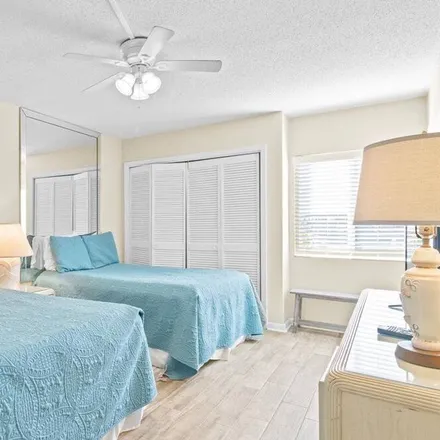 Rent this 2 bed condo on Destin