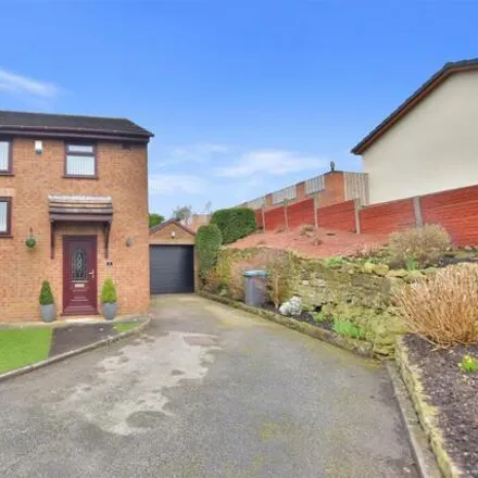 Buy this 3 bed house on Maelor Close in Pentre Broughton, LL11 6AX