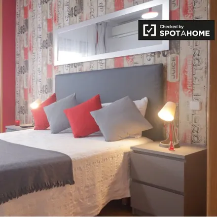 Rent this 5 bed room on Bulevar de Indalecio Prieto in 46 F, 28032 Madrid