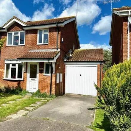Buy this 3 bed house on Chaffinch Close in Worthing, BN13 2TZ
