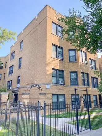 Image 1 - 2840 West Fletcher Street, Chicago, IL 60618, USA - House for rent