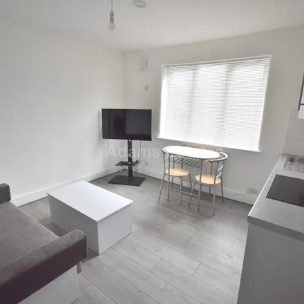 Rent this studio apartment on Navara Lodge in Oxford Road, Reading