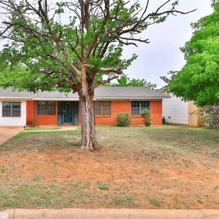Buy this 3 bed house on Clack Middle School in 1610 Corsicana Avenue, Abilene