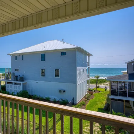 Image 8 - 1424 North Topsail Drive, Surf City, NC 28445, USA - House for sale