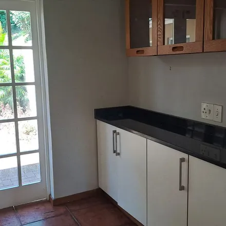 Image 7 - Headingley Avenue, Dawncliffe, Queensburgh, 3630, South Africa - Apartment for rent