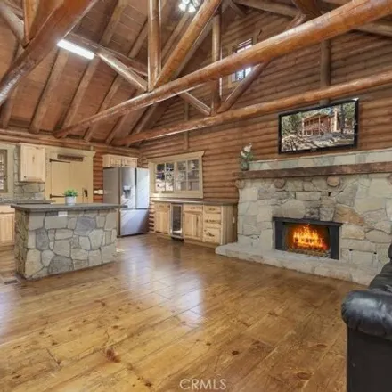 Image 4 - 15413 Acacia Way, Pine Mountain Club, Pine Mountain Club, CA 93222, USA - House for sale