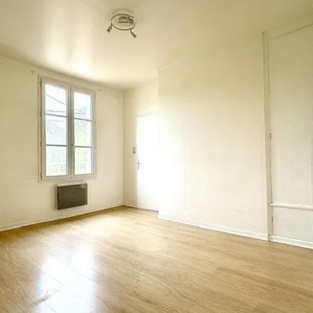 Rent this 4 bed apartment on 1 Rue de Morienval in 60350 Pierrefonds, France