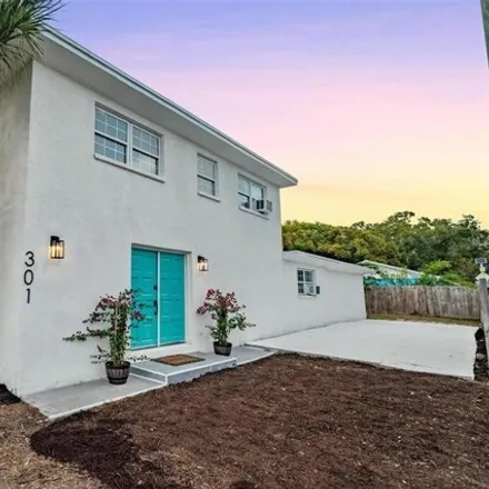 Image 1 - 4420 North Highland Avenue, Arlington Heights North, Tampa, FL 33603, USA - House for sale